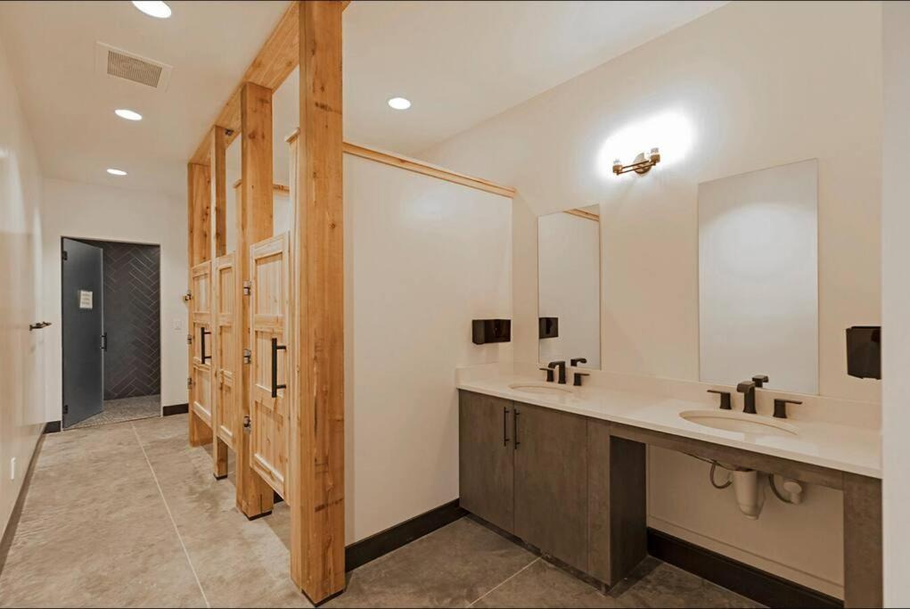 Brand New Upscale Home- Best Location! Whitefish Dış mekan fotoğraf